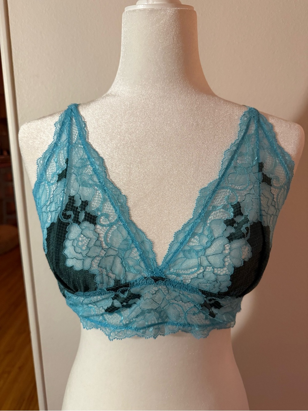 Free People Intimately Lace Bralette NWT- Teal and Blue Floral Lace